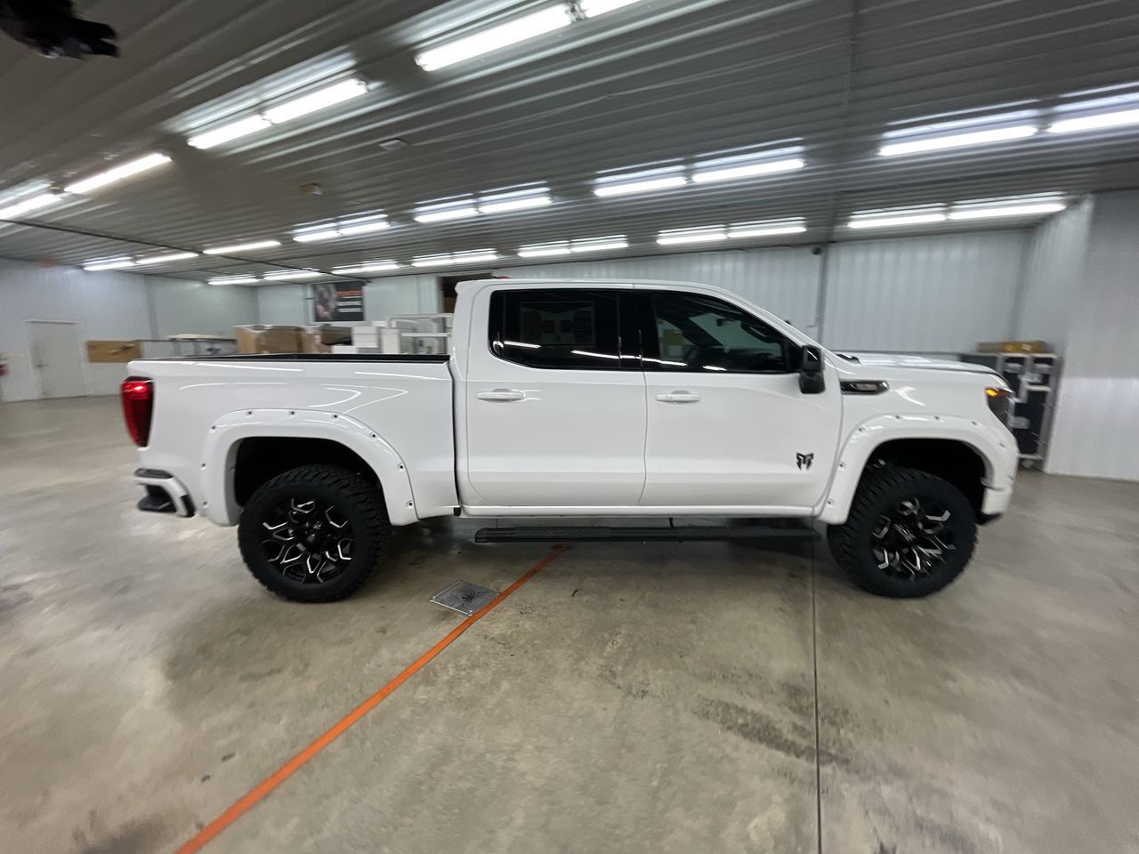 Vehicle Image 9