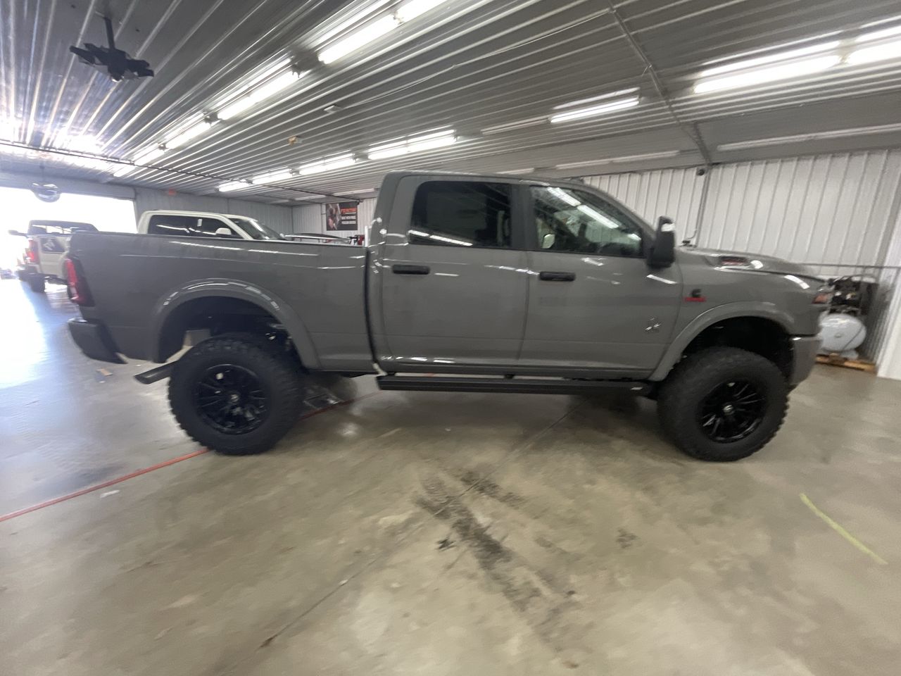 Vehicle Image 9