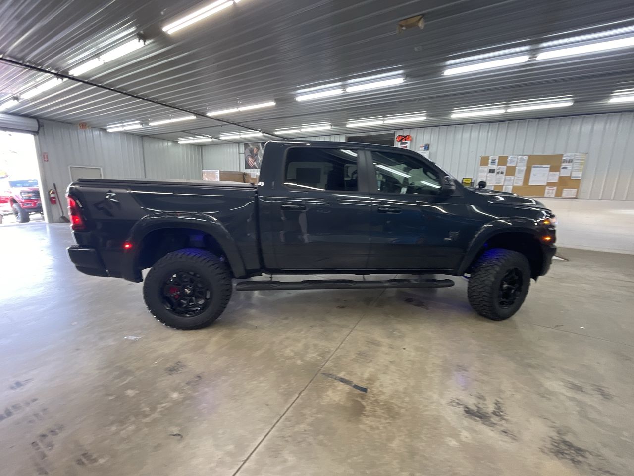 Vehicle Image 9
