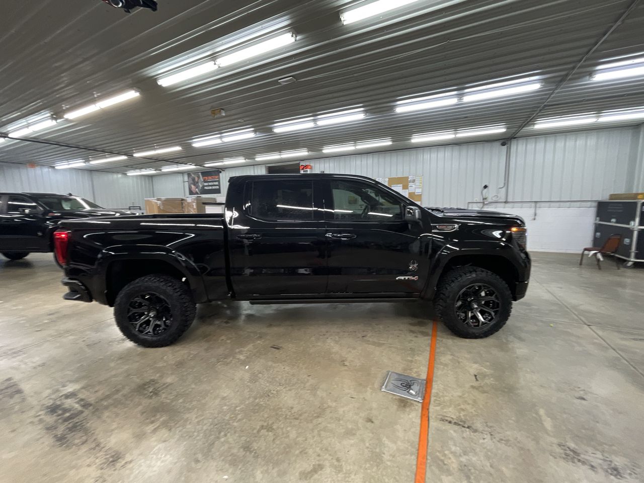 Vehicle Image 9