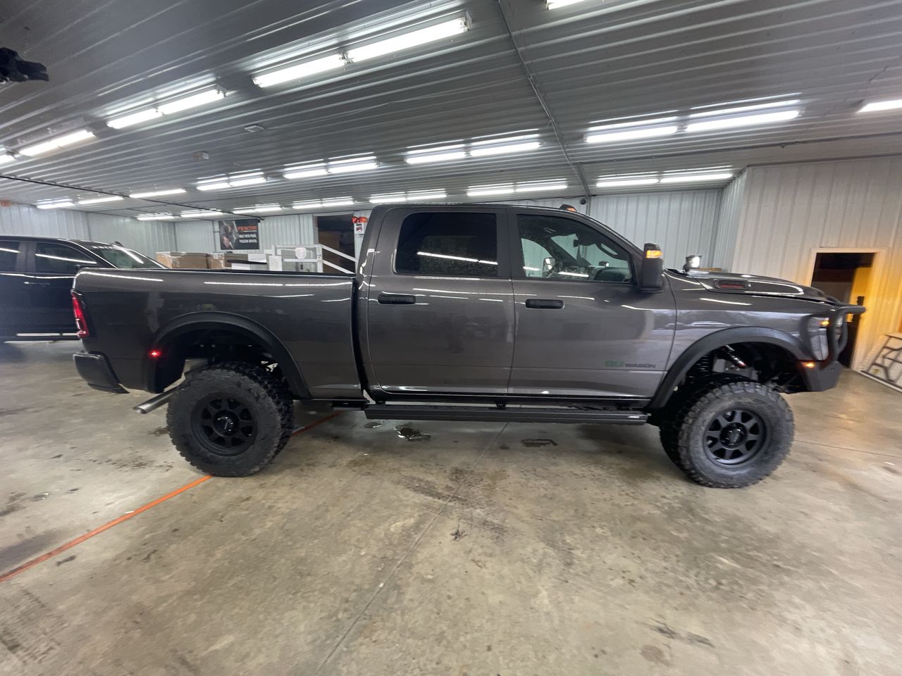 Vehicle Image 9