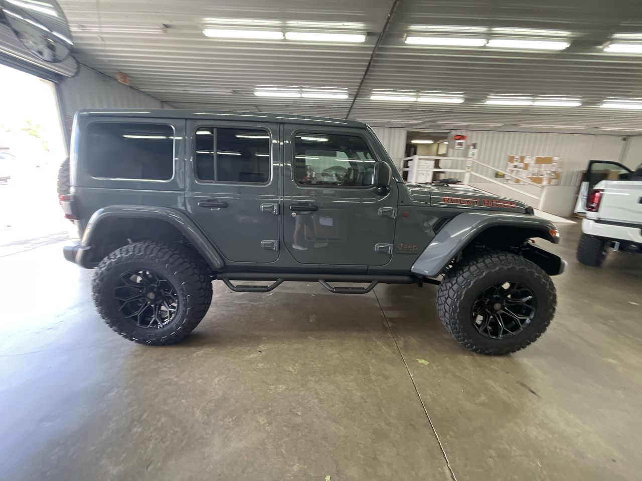 Vehicle Image 8