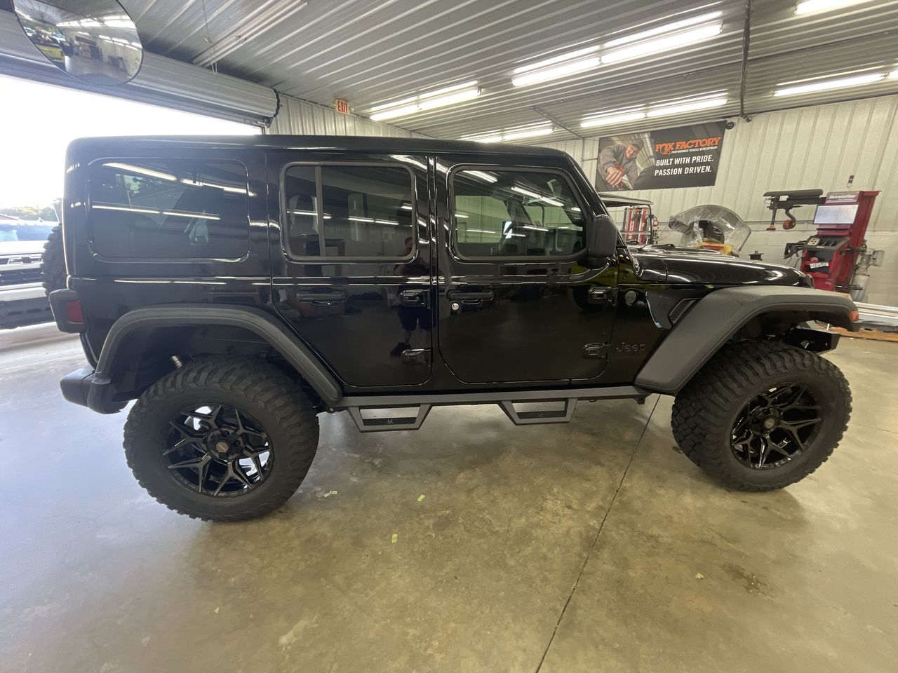 Vehicle Image 8