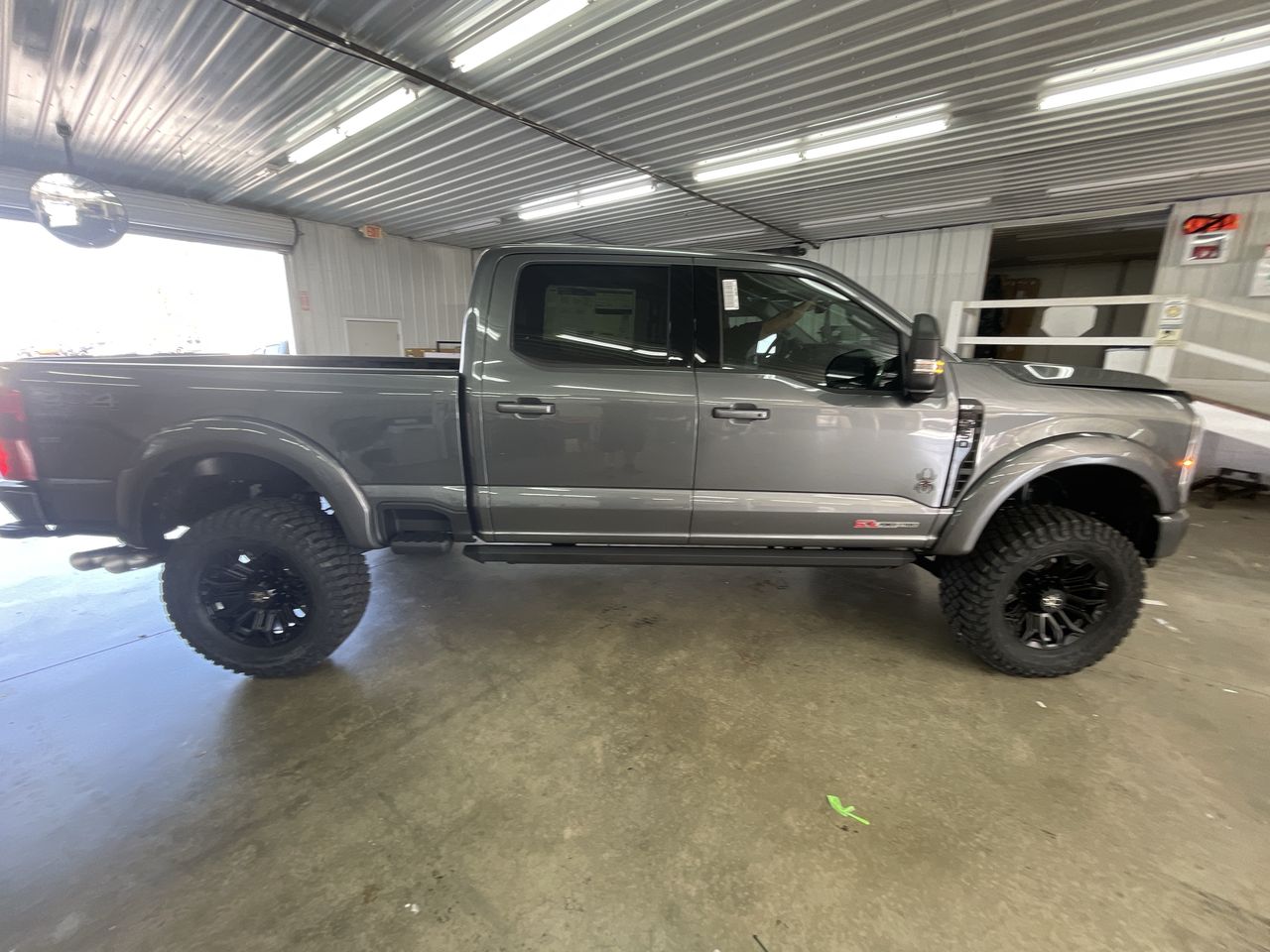 Vehicle Image 9