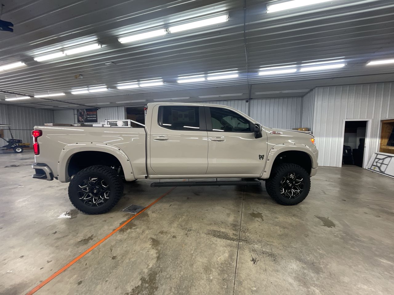 Vehicle Image 9