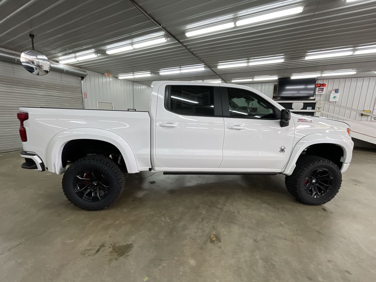 Vehicle Image 9