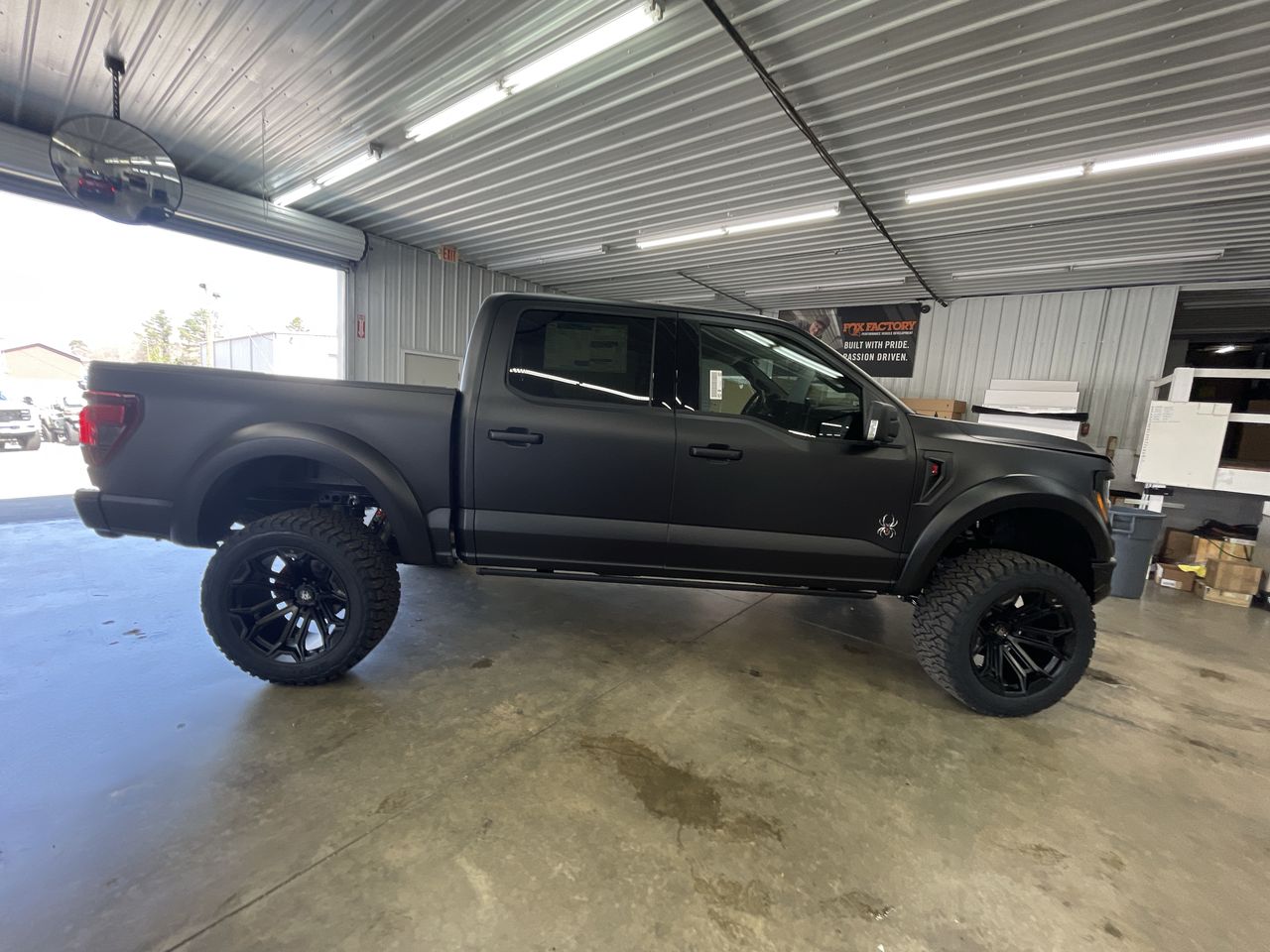 Vehicle Image 9