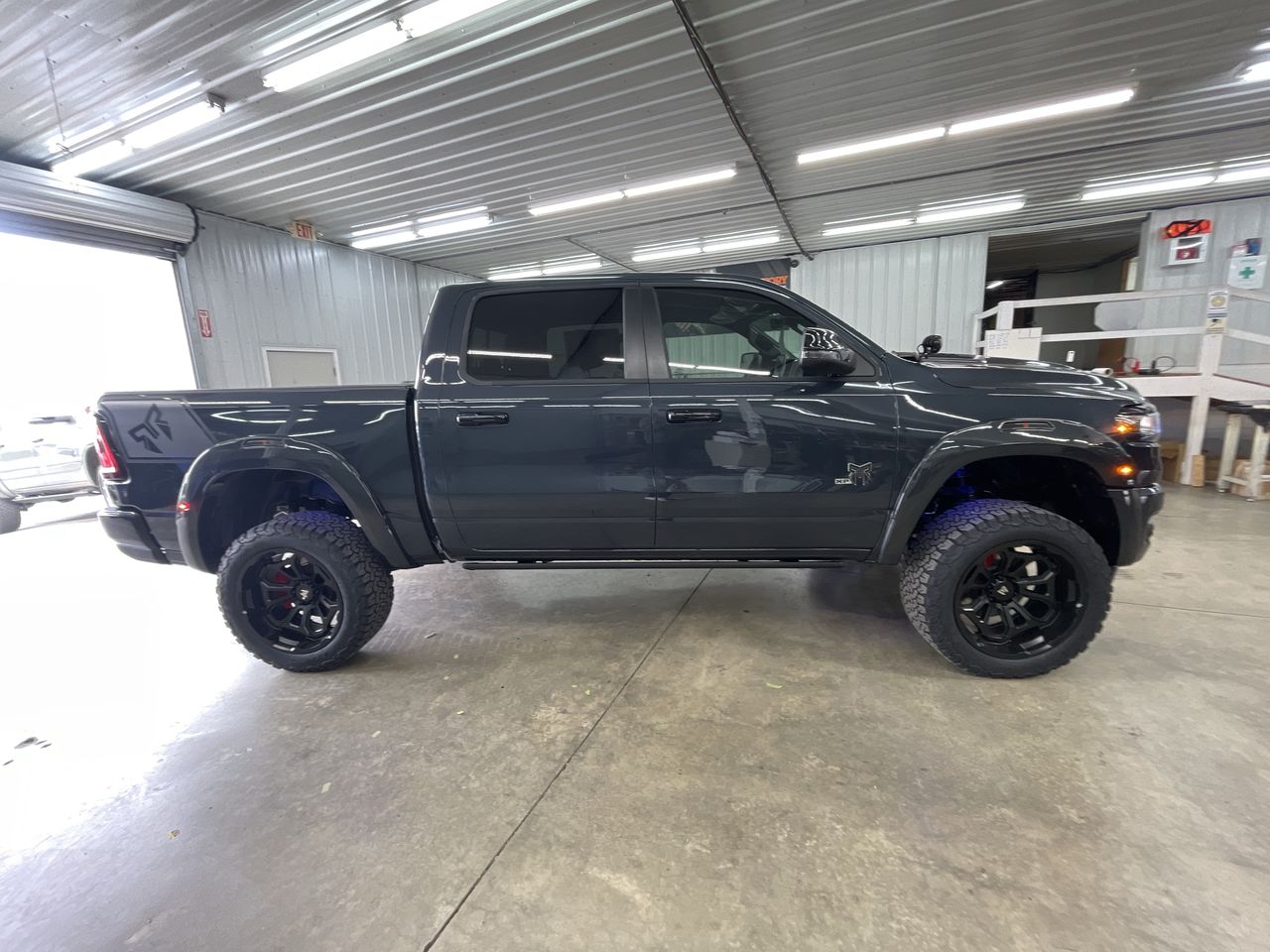 Vehicle Image 9
