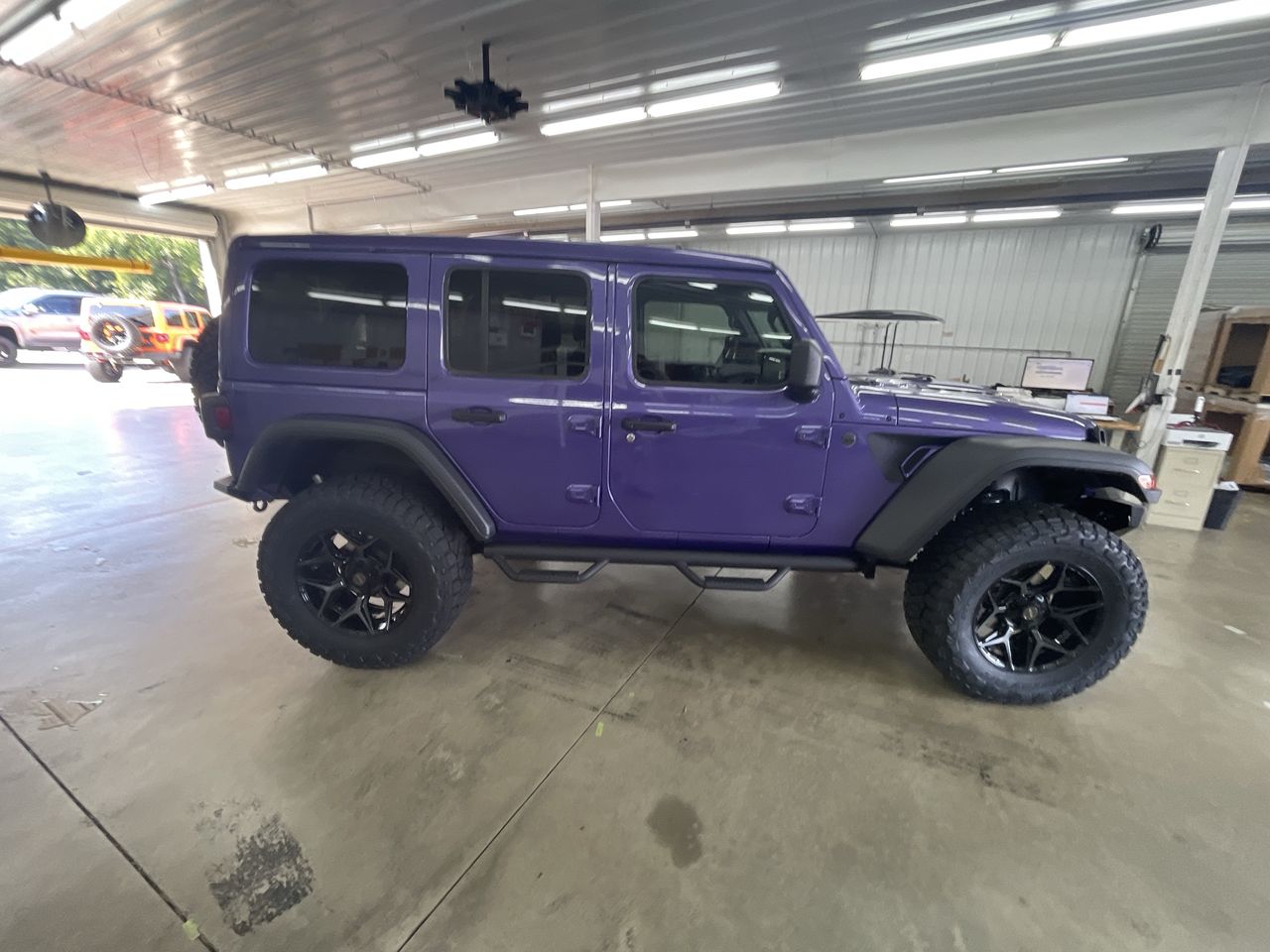 Vehicle Image 8