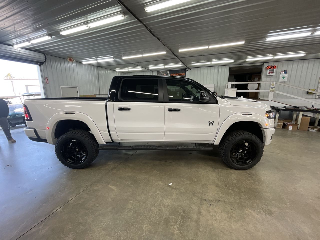 Vehicle Image 9