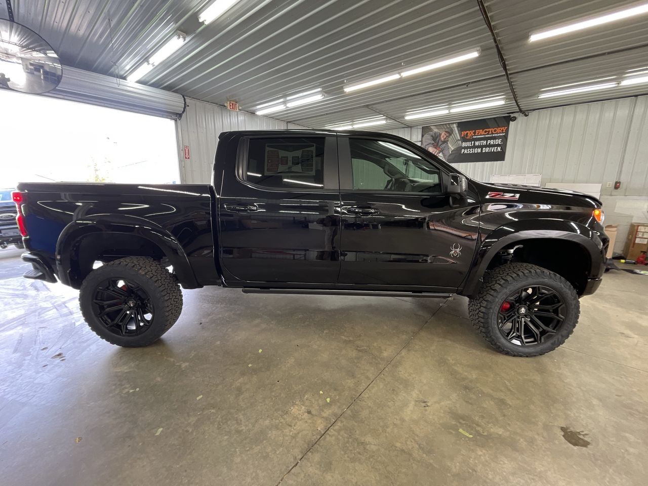 Vehicle Image 9