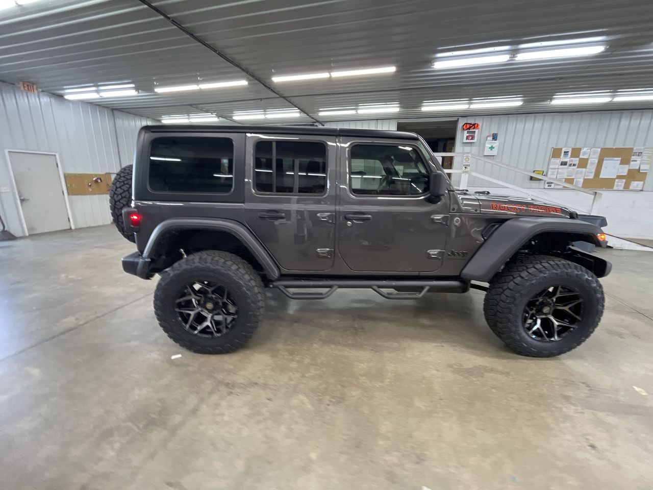 Vehicle Image 9