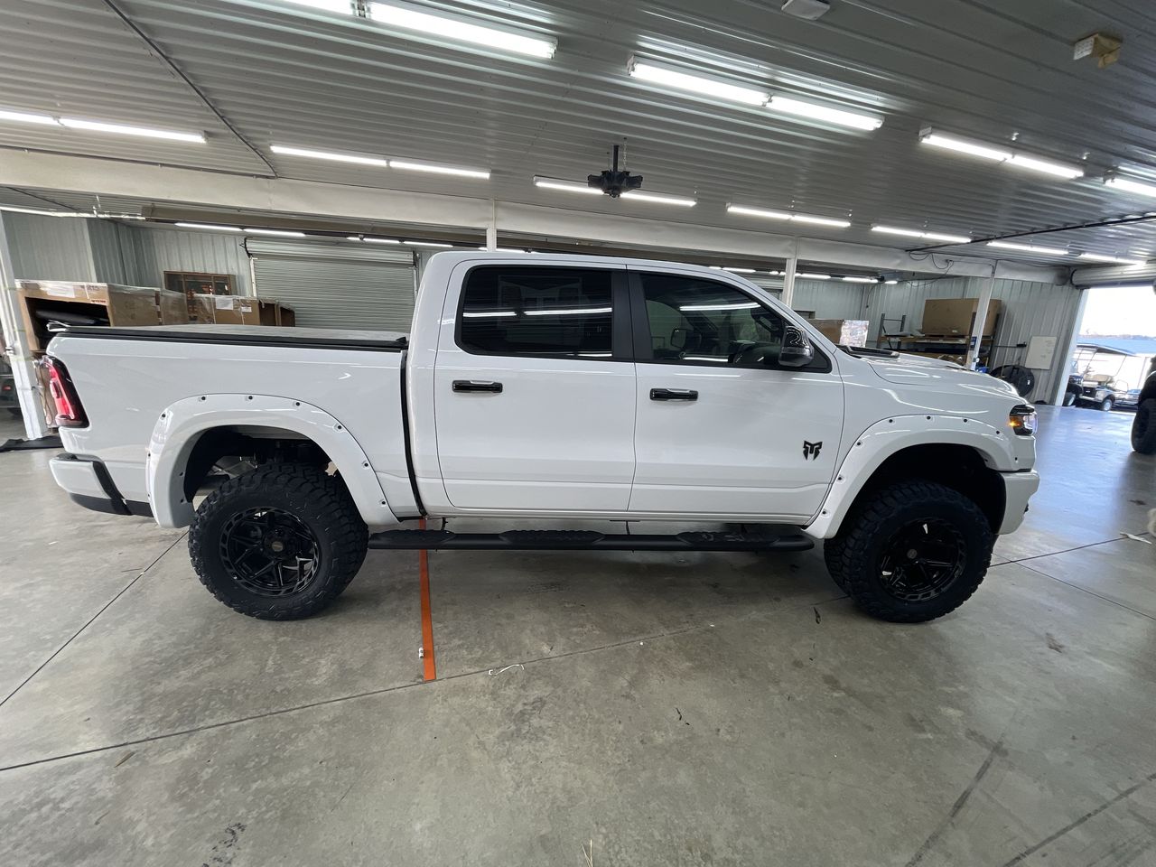 Vehicle Image 9