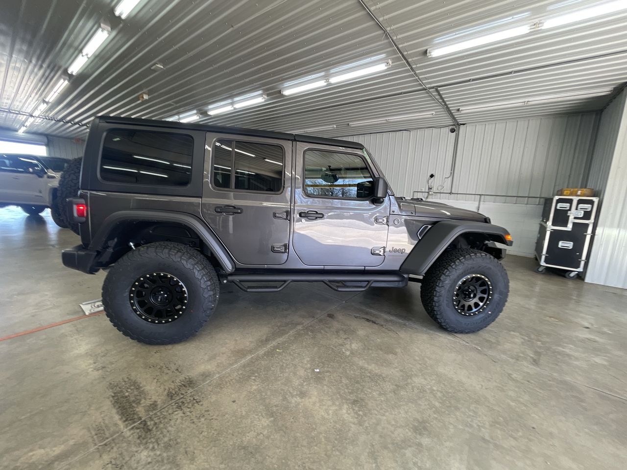 Vehicle Image 9