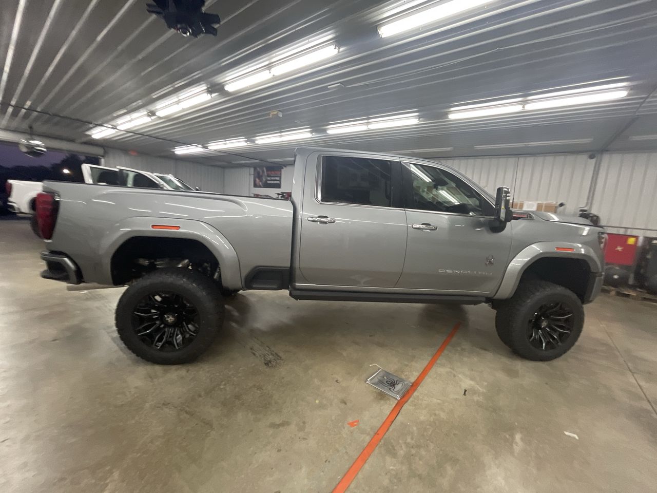 Vehicle Image 8