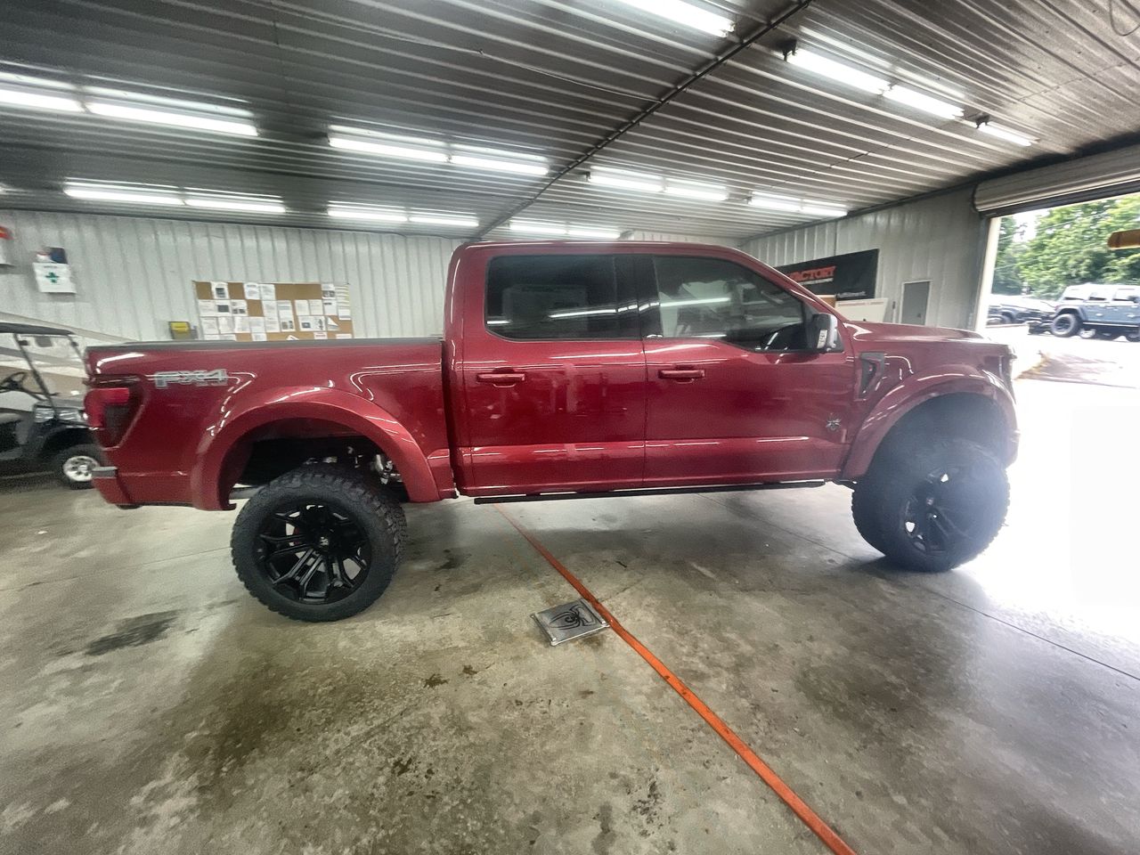 Vehicle Image 9