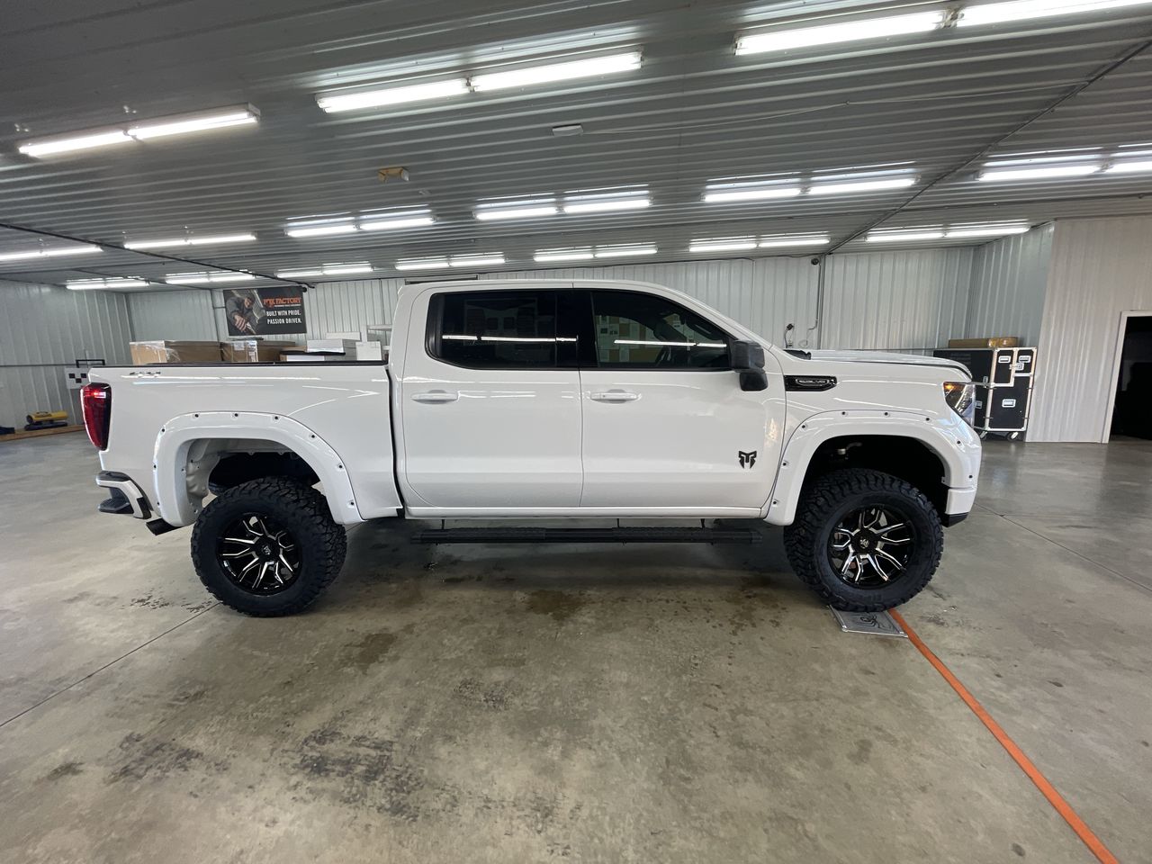 Vehicle Image 9