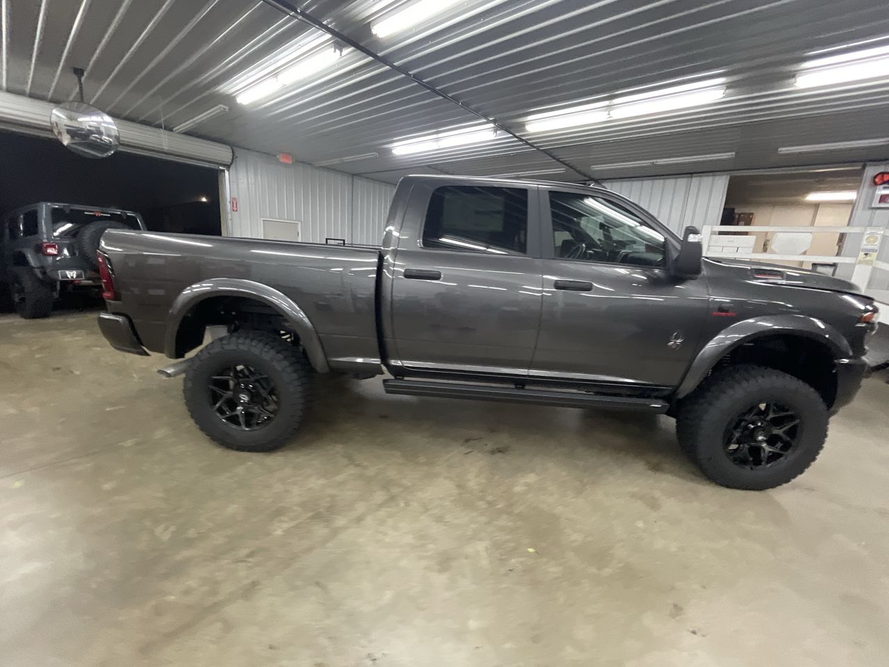 Vehicle Image 8