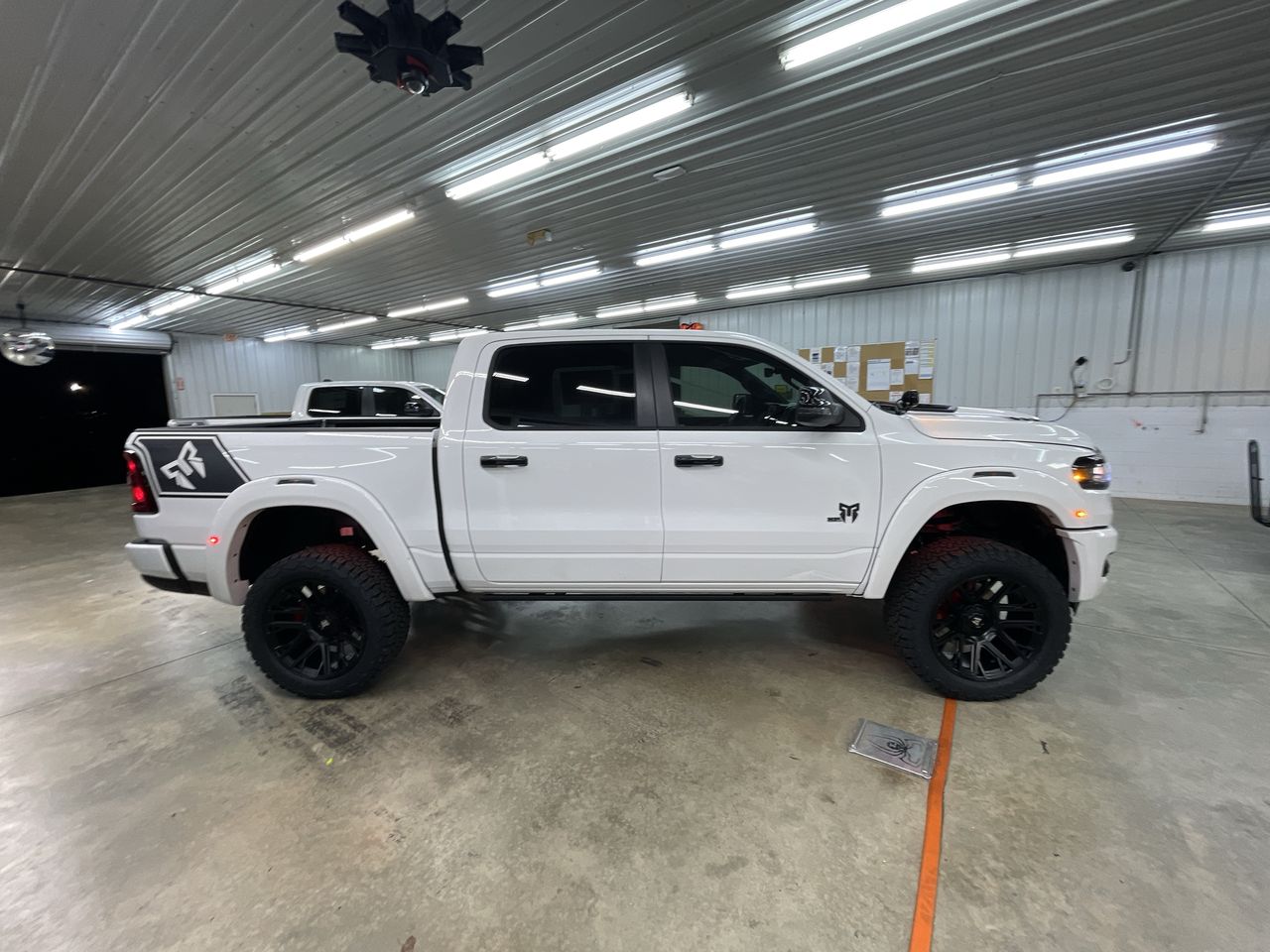 Vehicle Image 9