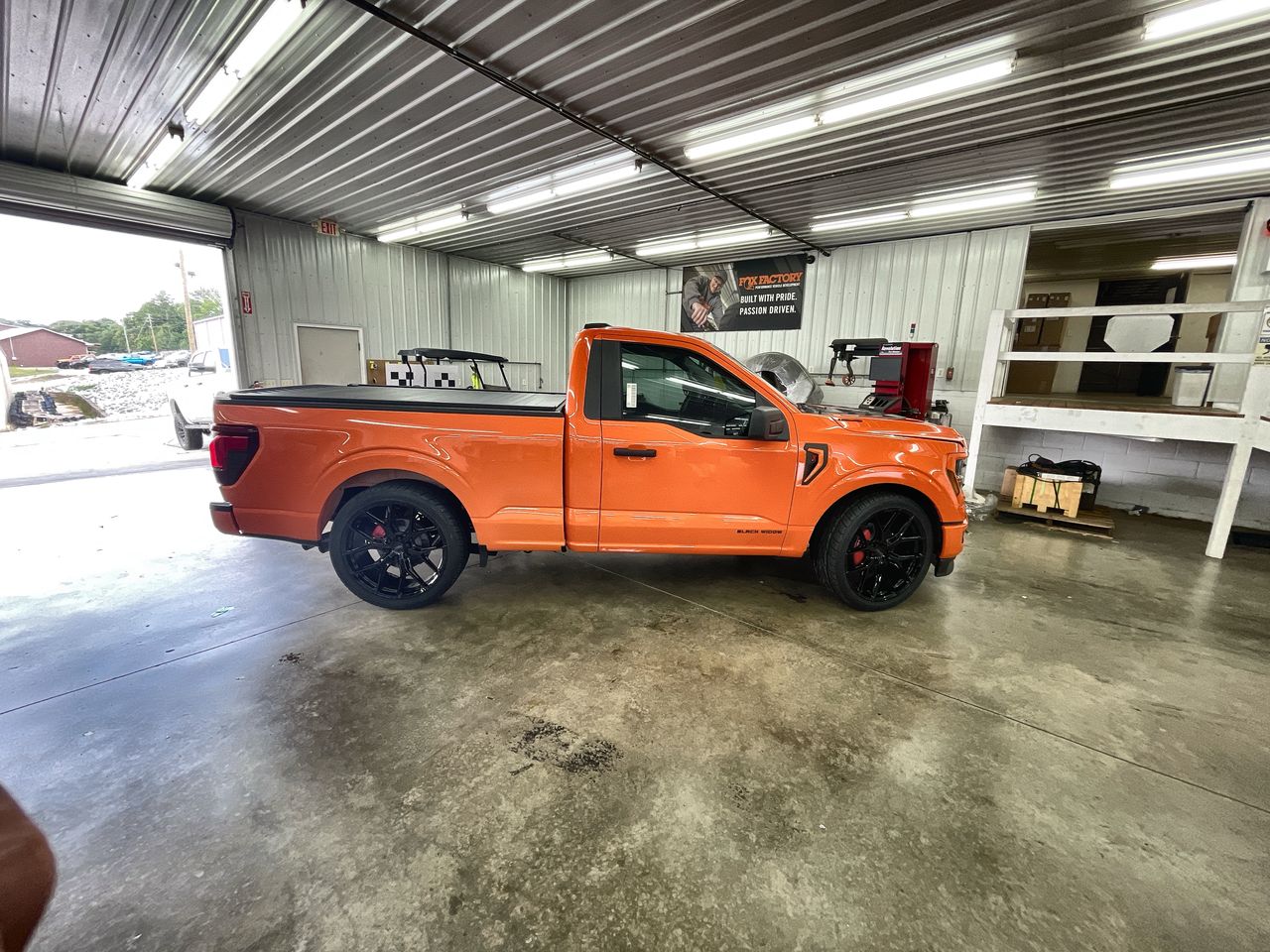 Vehicle Image 9