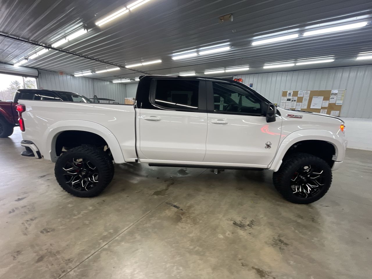 Vehicle Image 9
