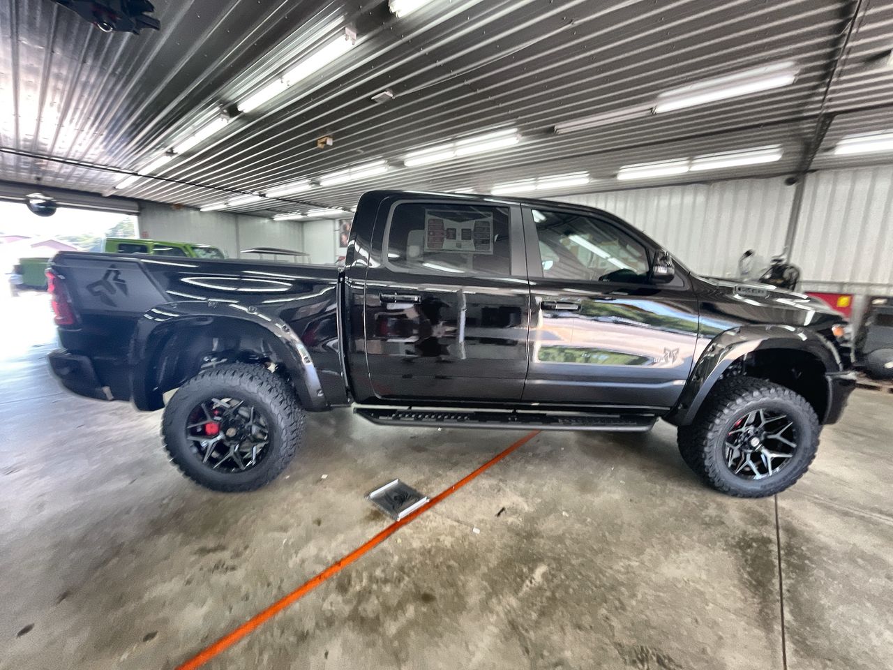Vehicle Image 9