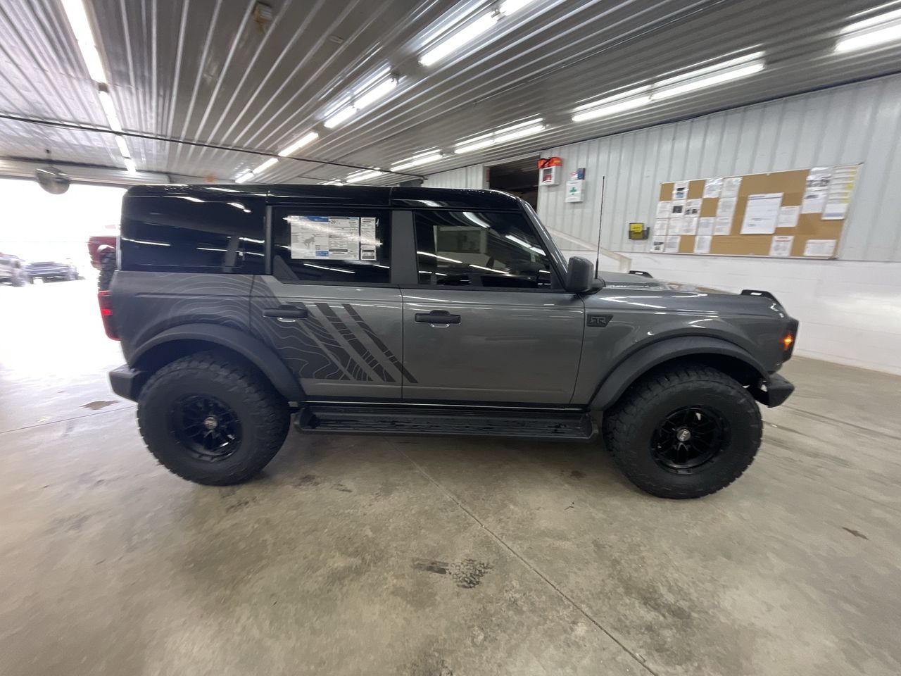 Vehicle Image 9