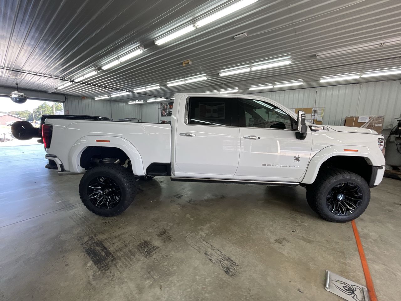 Vehicle Image 8
