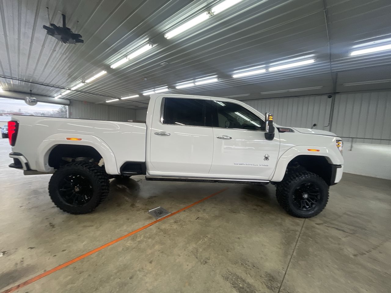 Vehicle Image 9