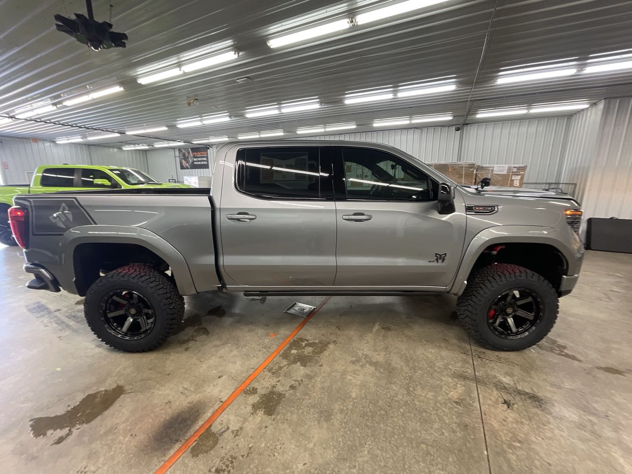 Vehicle Image 9