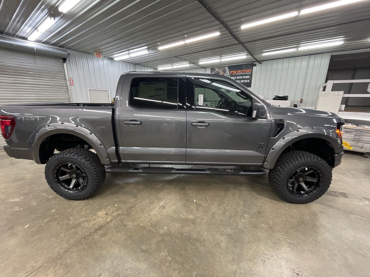 Vehicle Image 9