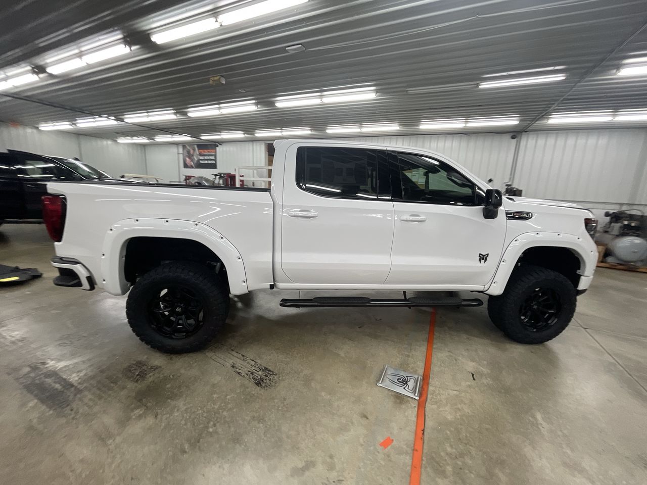 Vehicle Image 8
