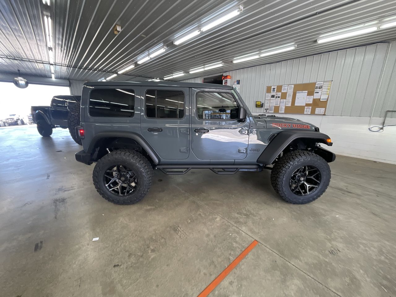 Vehicle Image 9