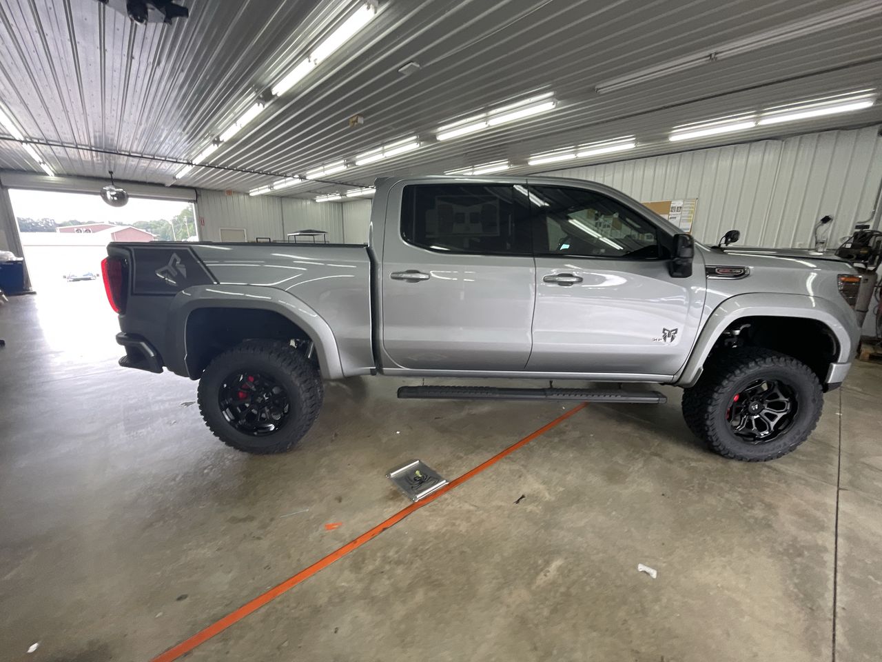 Vehicle Image 8