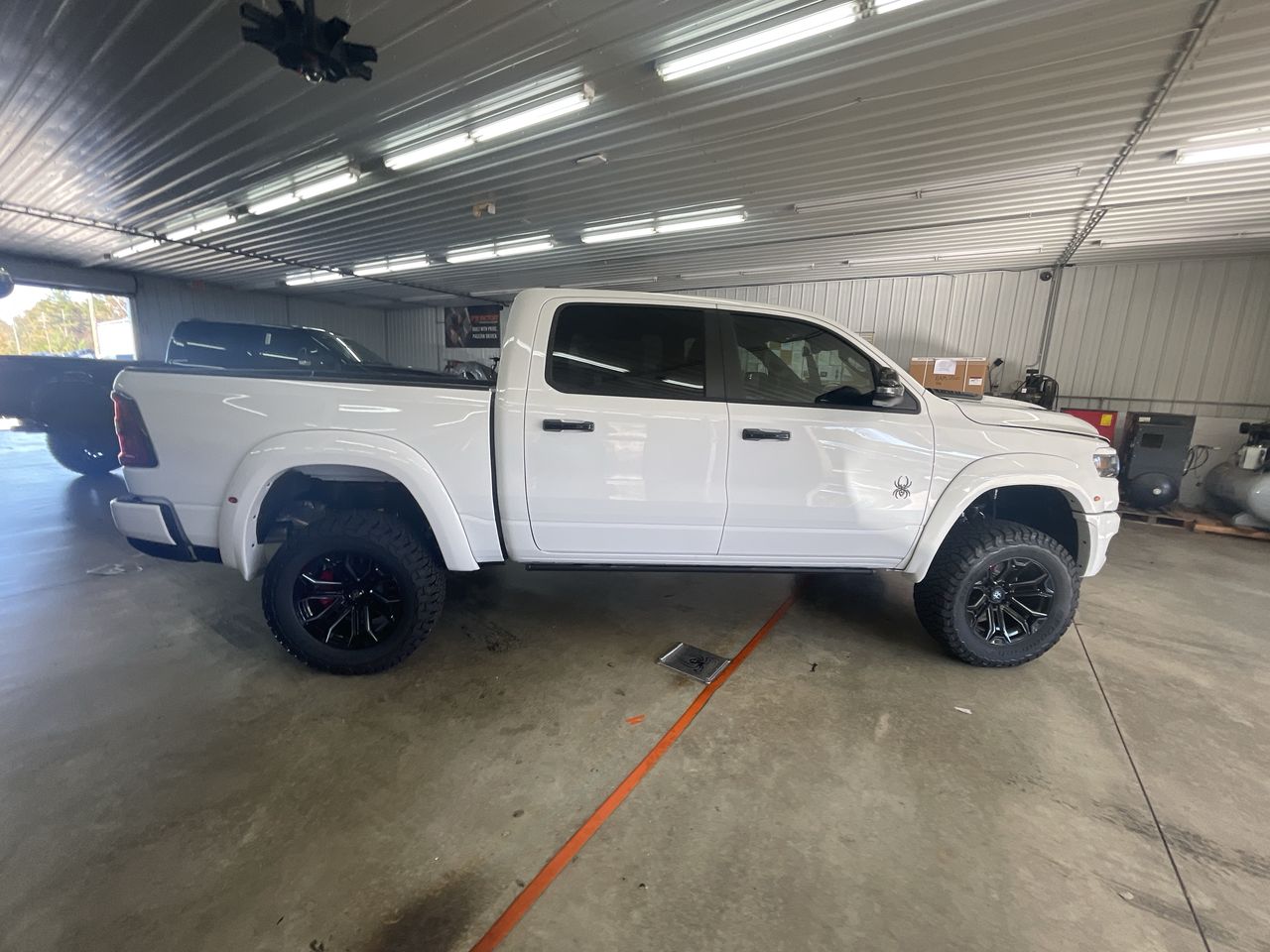 Vehicle Image 9