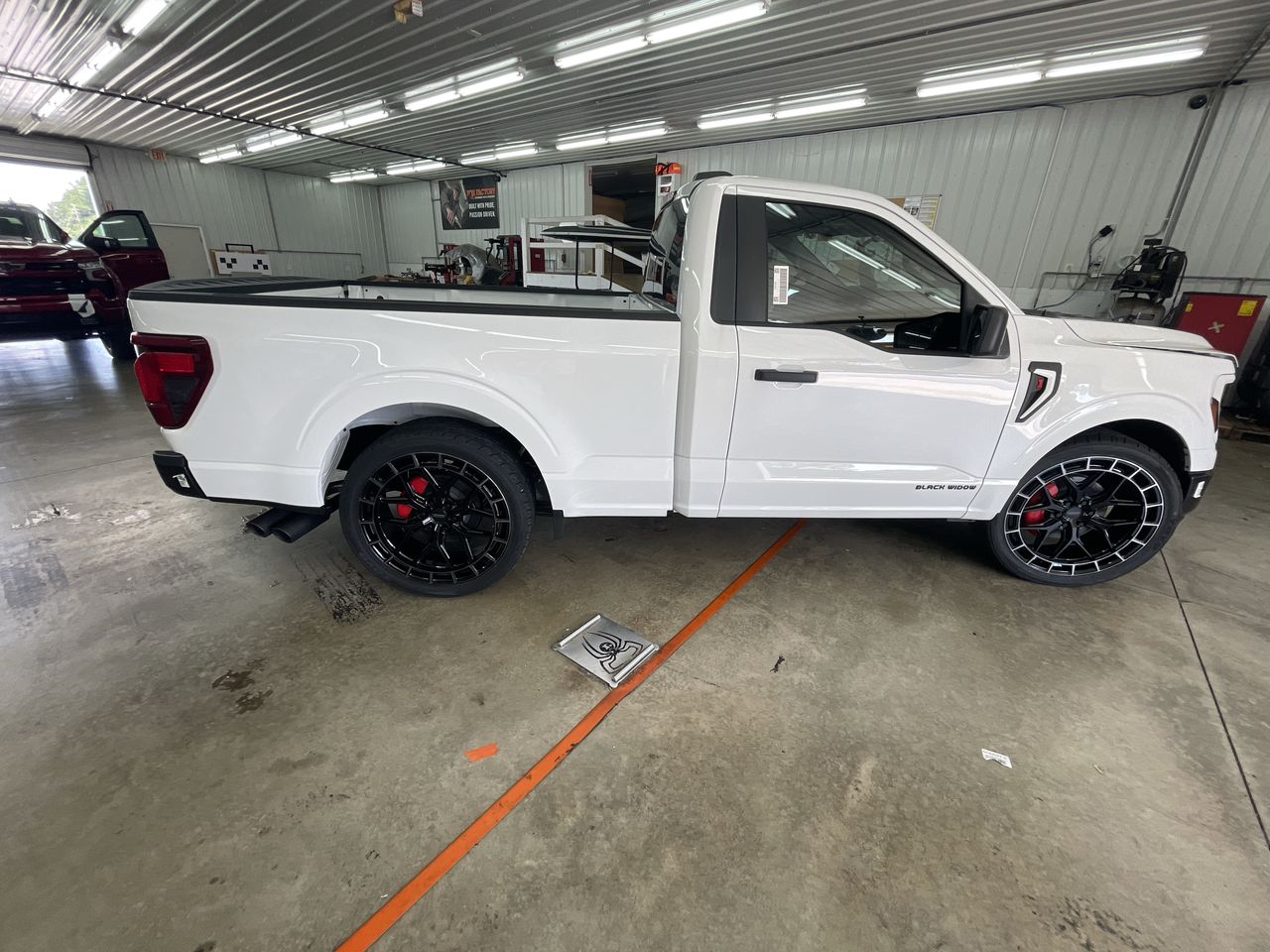 Vehicle Image 8