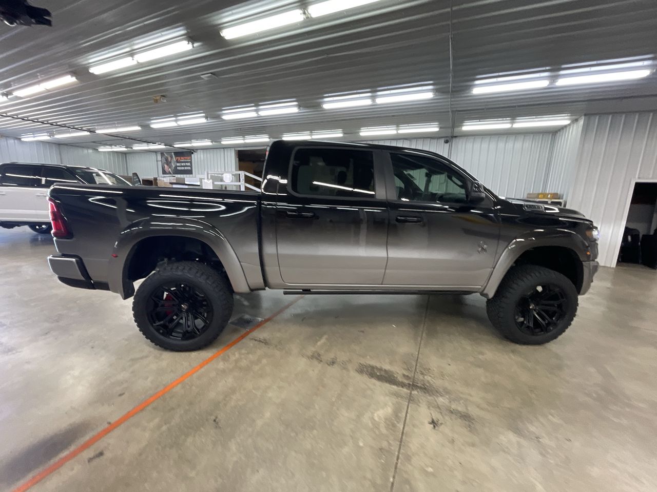 Vehicle Image 9