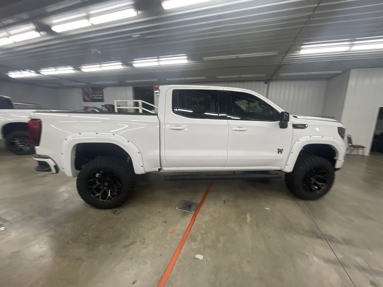 Vehicle Image 9