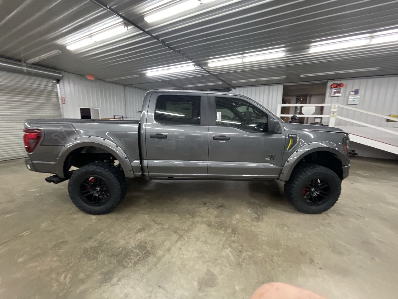 Vehicle Image 9