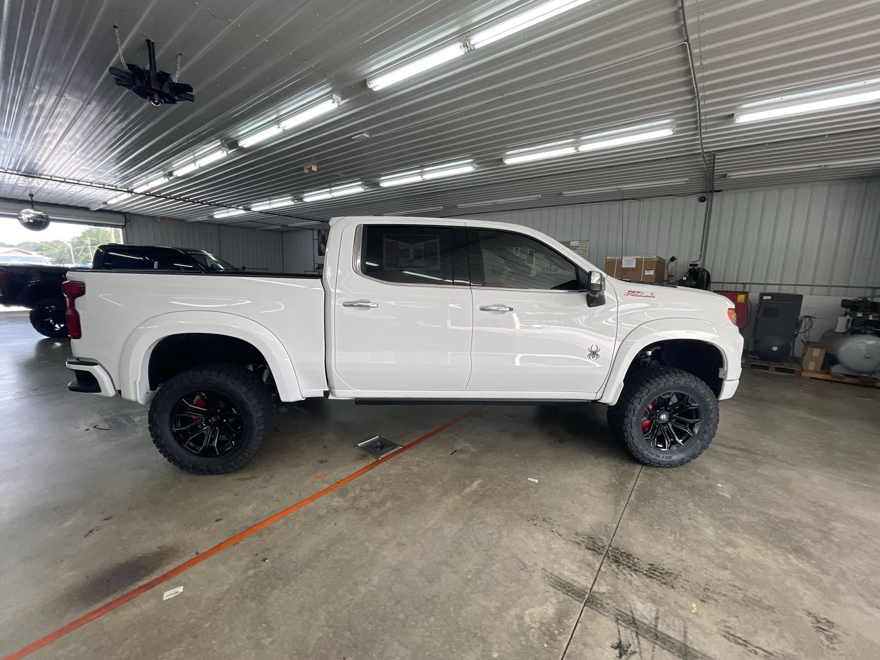 Vehicle Image 8