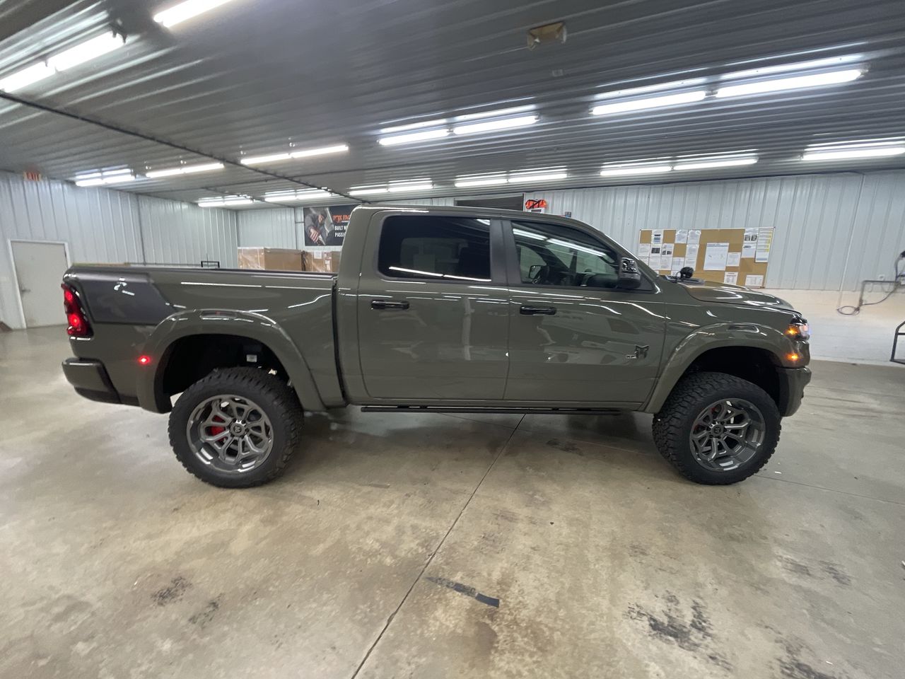 Vehicle Image 9