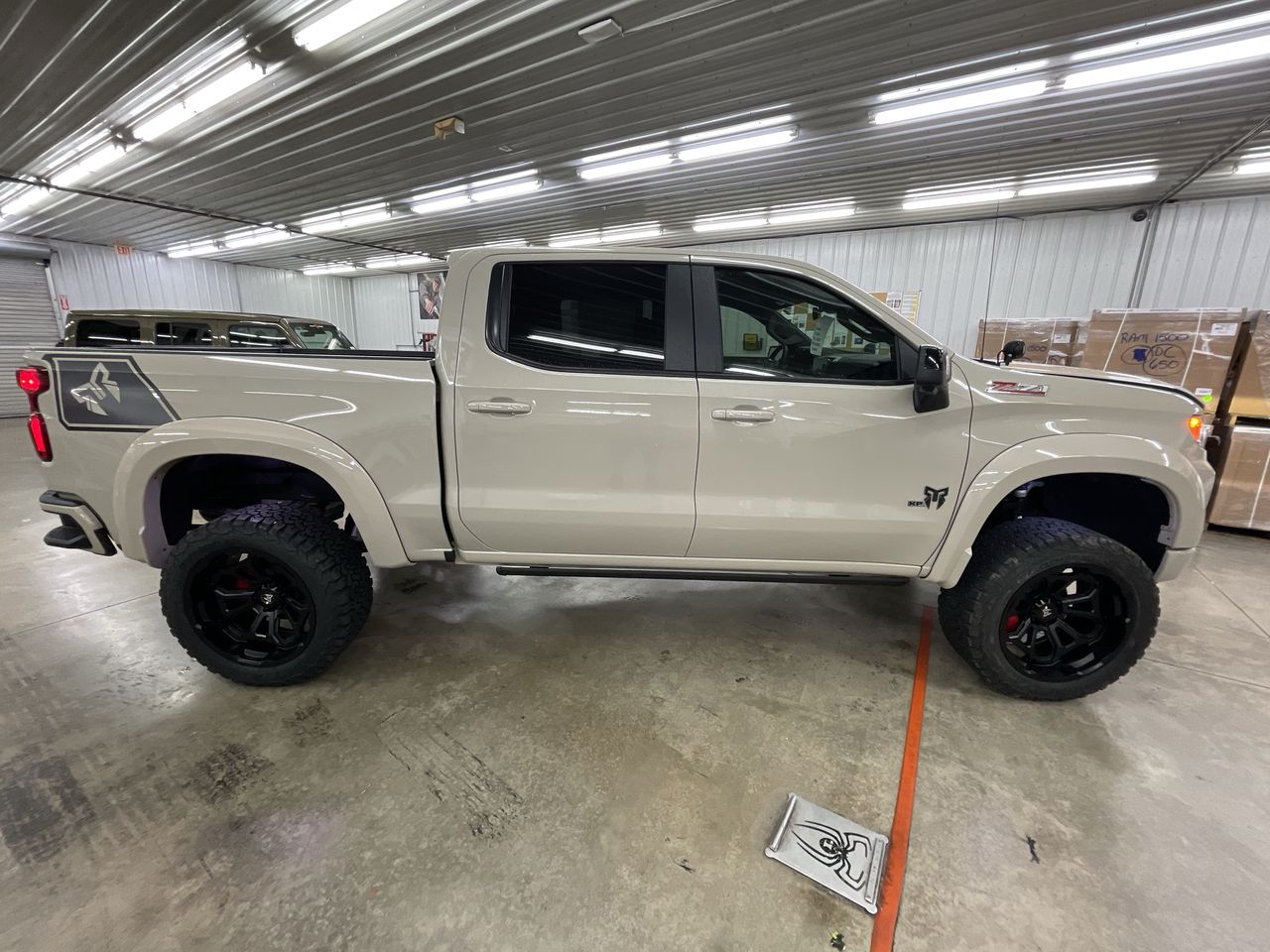 Vehicle Image 9