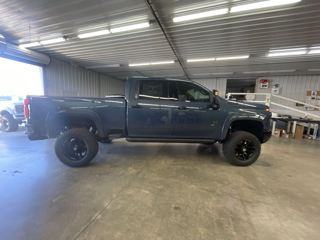 Vehicle Image 9