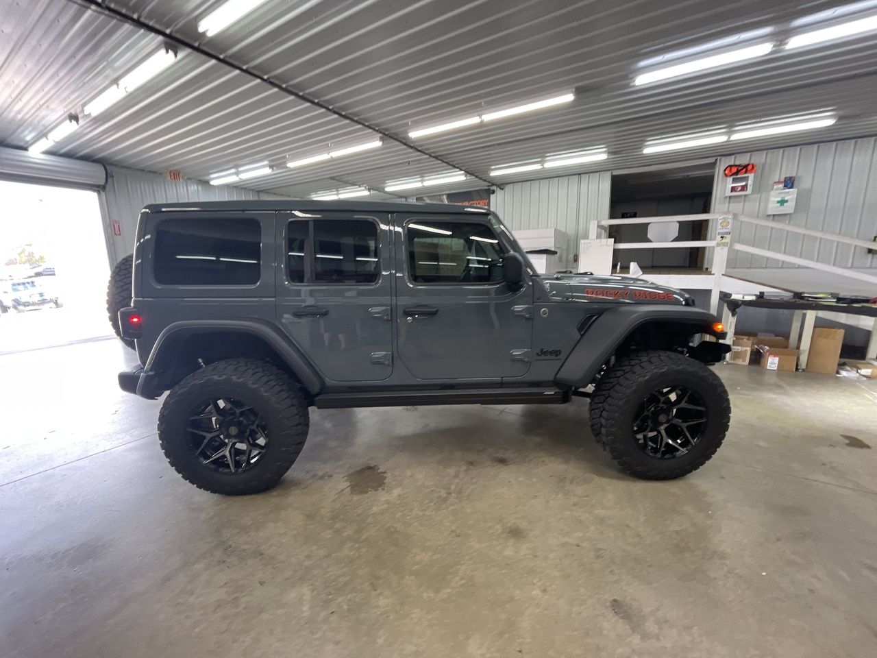 Vehicle Image 9