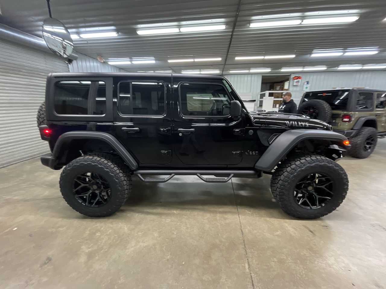 Vehicle Image 9