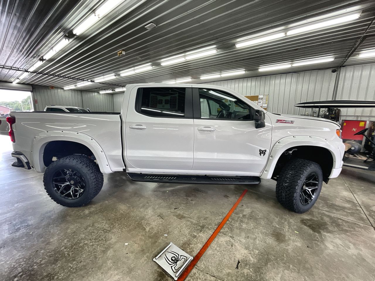 Vehicle Image 9