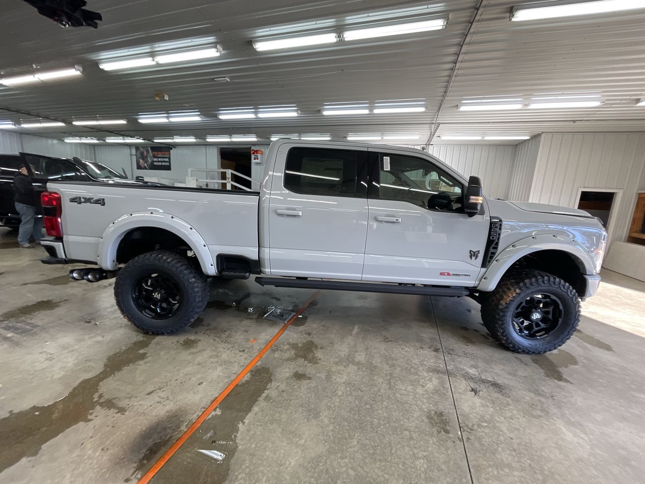 Vehicle Image 9