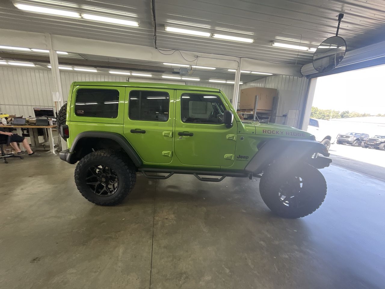 Vehicle Image 9