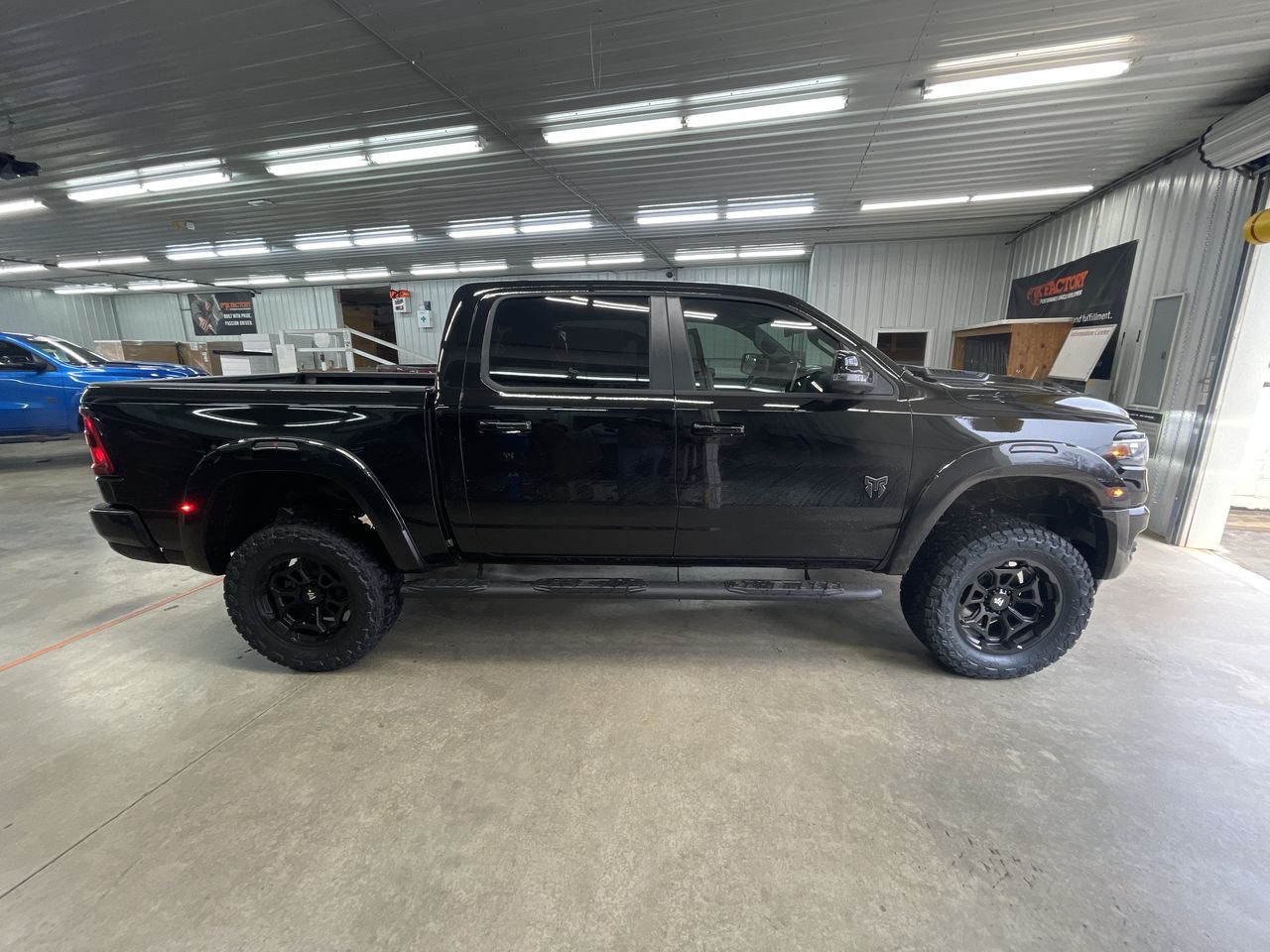 Vehicle Image 9