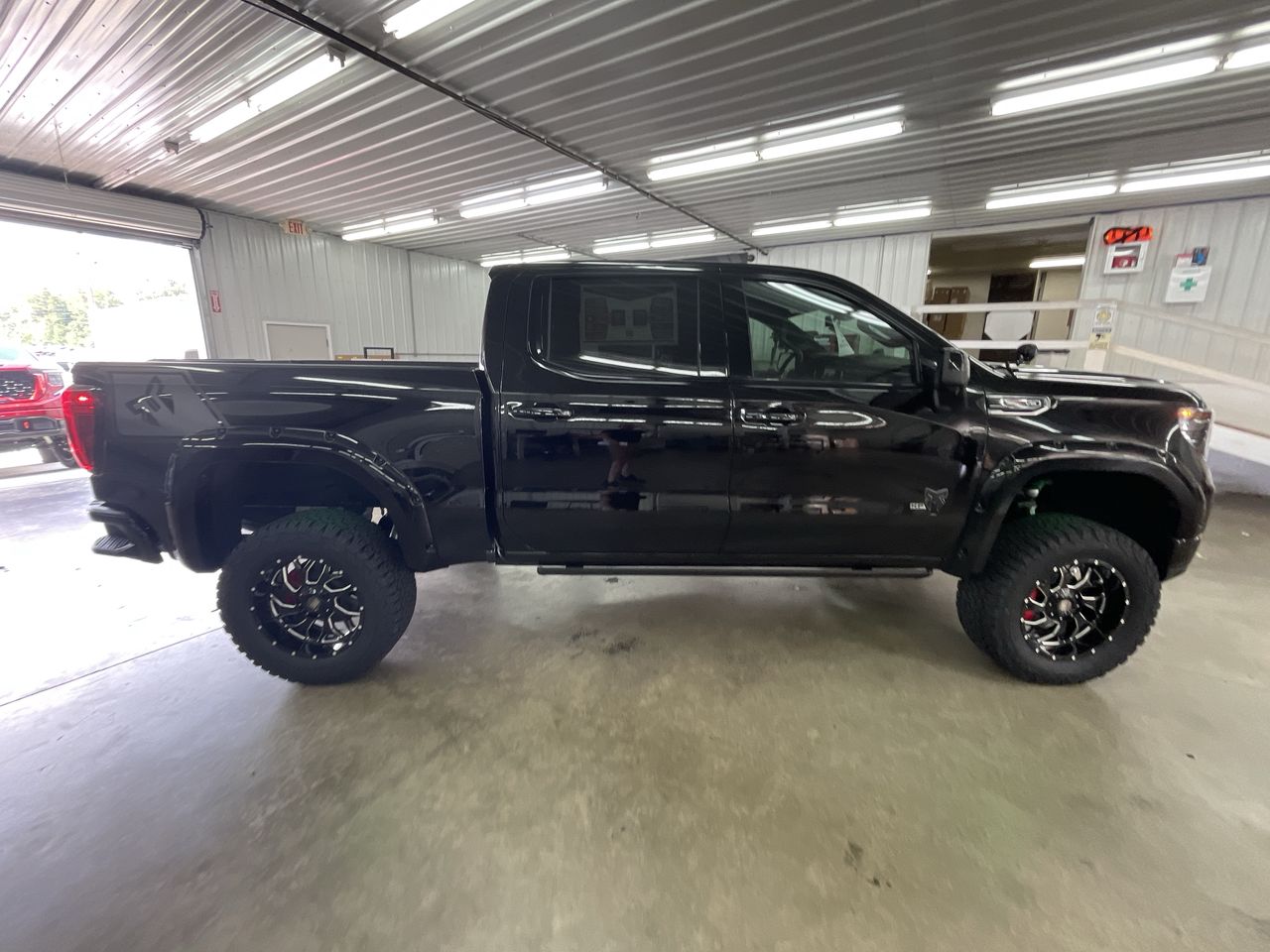 Vehicle Image 8